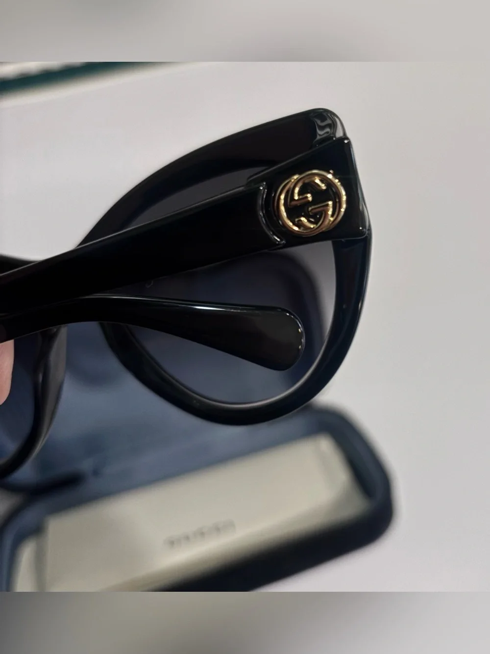 Gucci Black Cat-Eye Sunglasses GG0877S